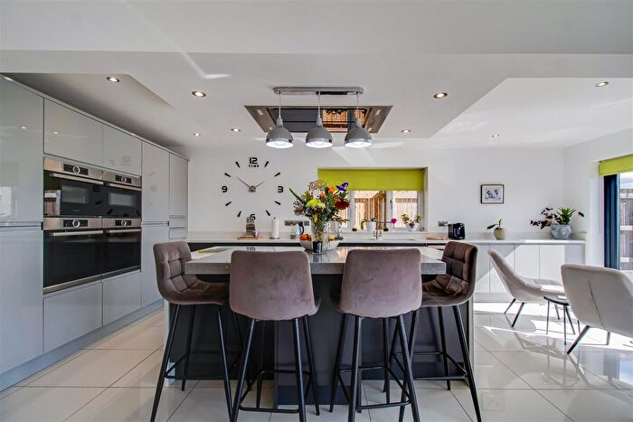 5 Bedroom Detached House For Sale In Foxroyd Lane, Dewsbury, WF12