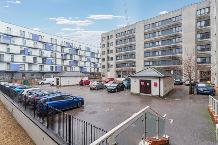 1 Bedroom Flat For Sale In Skyline House, Swingate, Stevenage, SG1