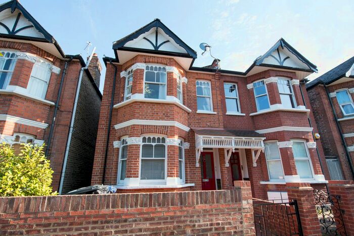 2 Bedroom Flat To Rent In Leighton Road, London, W13