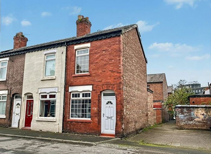 2 Bedroom End Of Terrace House To Rent In Dalton Street, Sale, M33