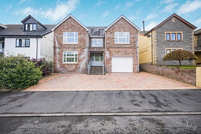 6 Bedroom Detached House For Sale In Neath Road, Resolven, Neath, SA11