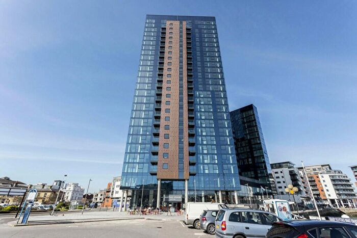 3 Bedroom Apartment To Rent In Ocean Way, Southampton, SO14