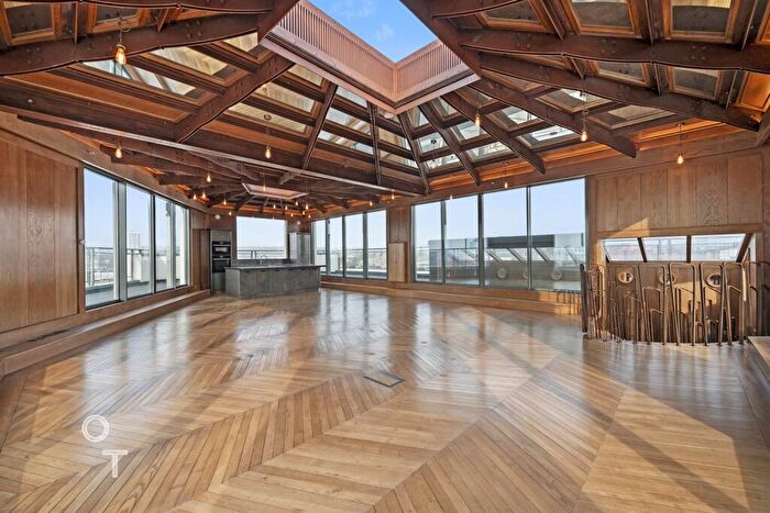 4 Bedroom Penthouse To Rent In Holmes Road, NW5