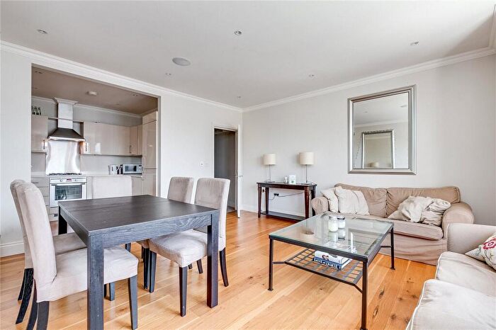 3 Bedroom Flat To Rent In Balham Park Mansions, Balham Park Road, SW12