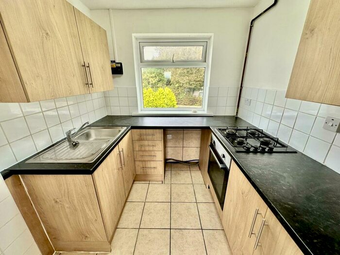 2 Bedroom Flat For Sale In Sun Valley Drive, Saundersfoot