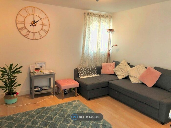 2 Bedroom Flat To Rent In Erebus Drive, London, SE28