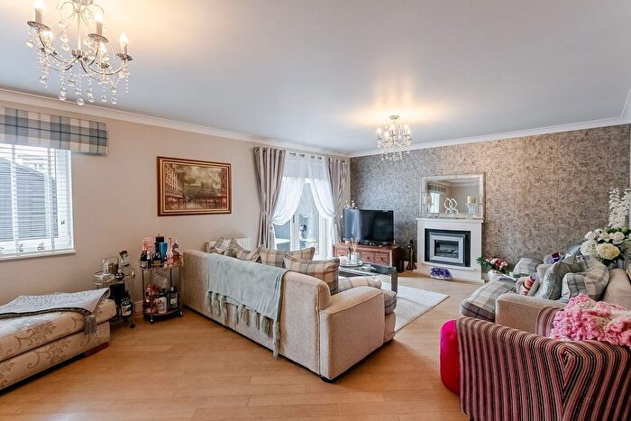 3 Bedroom Flat For Sale In Waterfront Avenue, Granton, Edinburgh, EH5