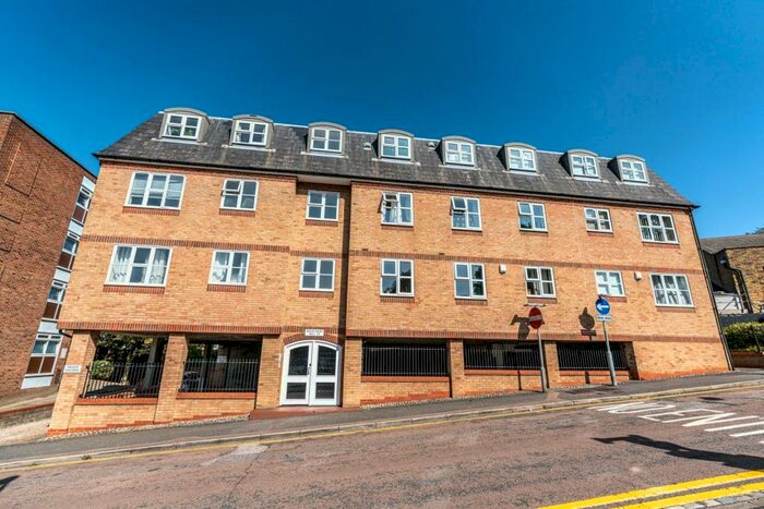 1 Bedroom Apartment To Rent In Huxley Court, King Street, Rochester, Kent, ME1