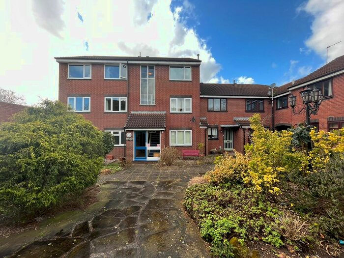 2 Bedroom Flat To Rent In Readers Walk, Great Barr, Birmingham, B43