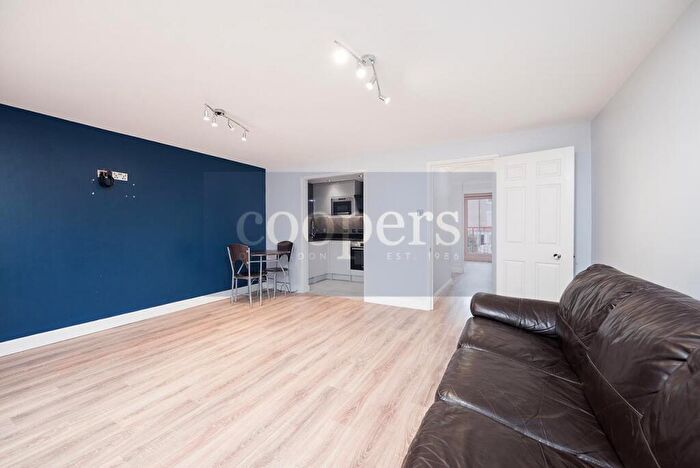 1 Bedroom Apartment To Rent In Lockesfield Place, London, E14
