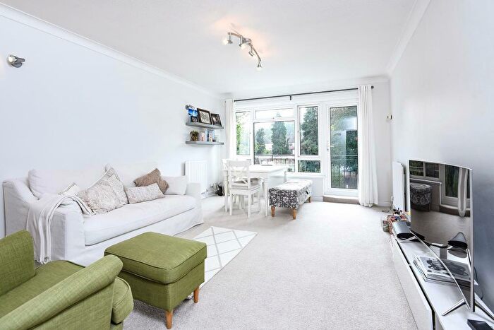 2 Bedroom Apartment To Rent In Surbiton, Surrey, KT6