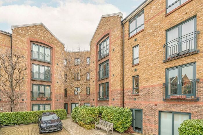 2 Bedroom Flat To Rent In Durward Street, Whitechapel, E1