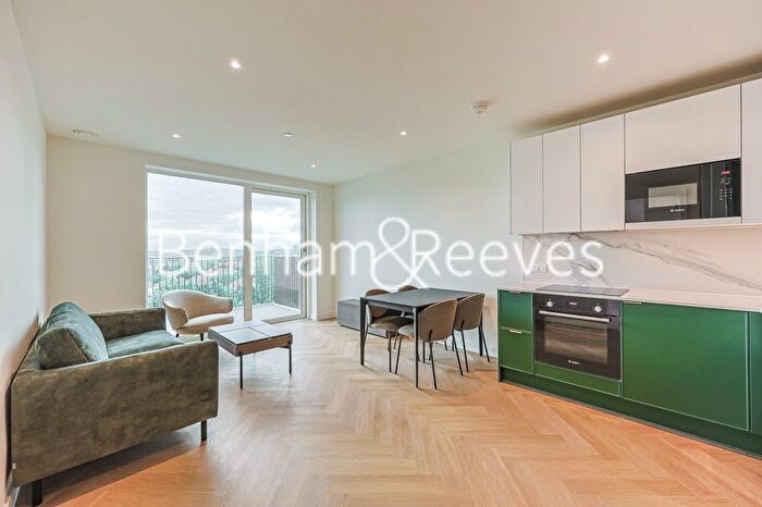 1 Bedroom Flat To Rent In Henshaw Parade, Hendon, NW9