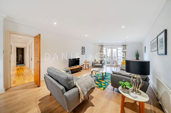 3 Bedroom Flat For Sale In Leathermarket Court, London, SE1