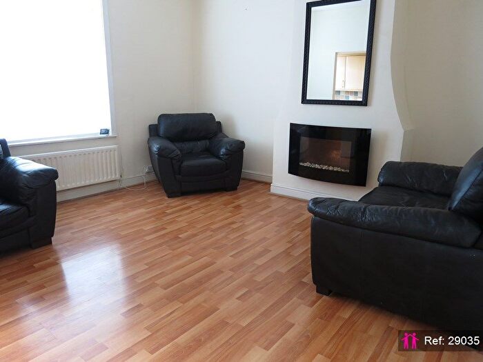 2 Bedroom Flat To Rent In Ainsworth Lane, Bolton, BL2