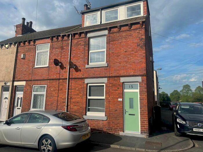 3 Bedroom Property To Rent In Stanley Street, Castleford, WF10