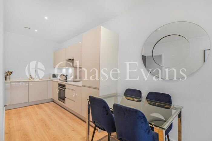 1 Bedroom Flat To Rent In New Village Avenue, Aberfeldy Village, Poplar, London, E14