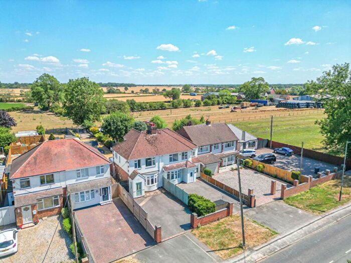 3 Bedroom Semi Detached House For Sale In Nuneaton Road, Bulkington, CV12