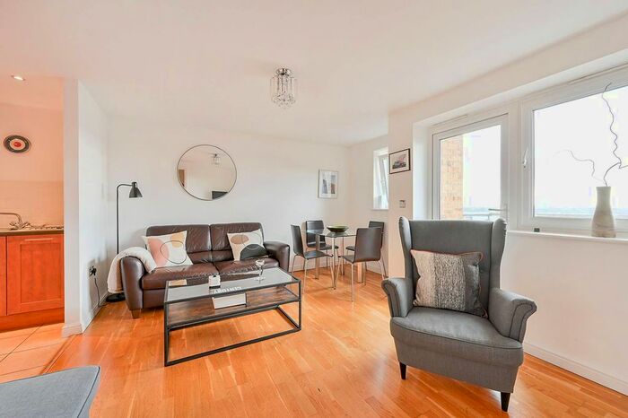 1 Bedroom Flat To Rent In Pershore House, Ealing, London, W13