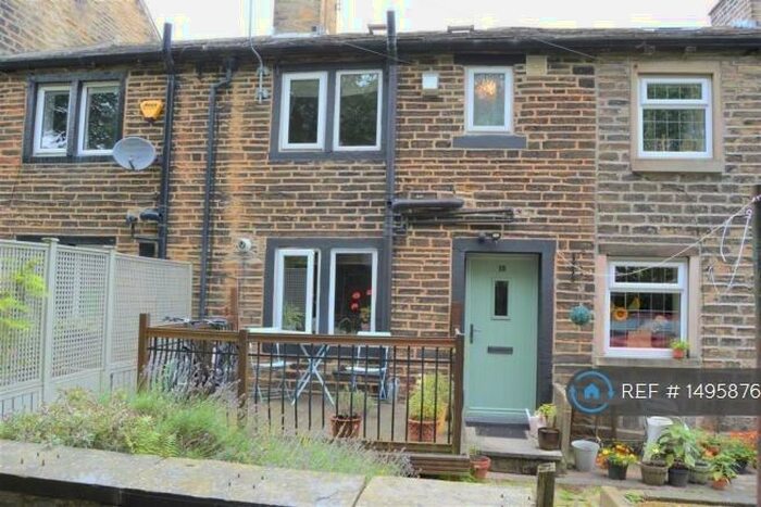 2 Bedroom Terraced House To Rent In Temple Street, Huddersfield, HD3