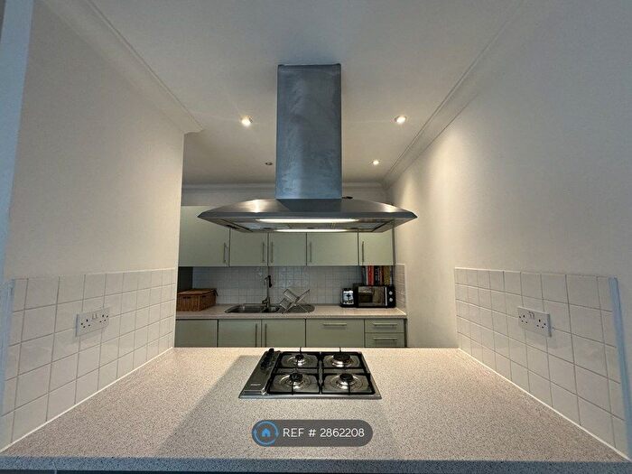 2 Bedroom Flat To Rent In Cheshire Street, London, E2