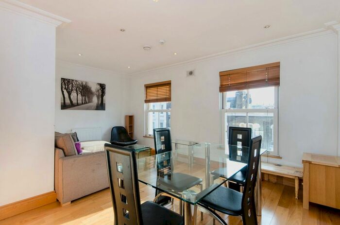 2 Bedroom Maisonette To Rent In New King's Road, Moore Park Estate, London, SW6