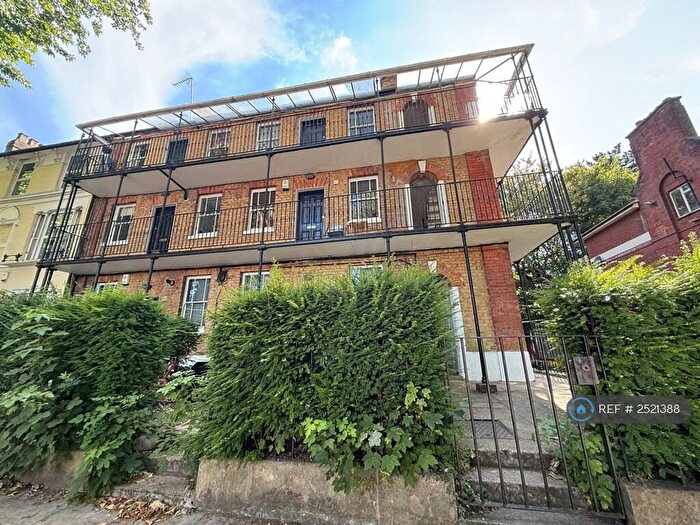 2 Bedroom Flat To Rent In North Hill, London, N6