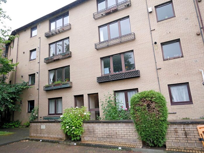 2 Bedroom Flat To Rent In Gilmours Entry, Newington, Edinburgh, EH8