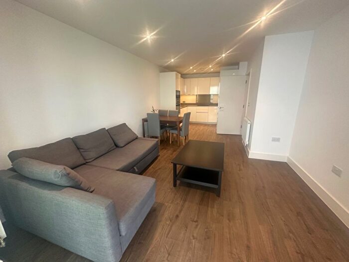 1 Bedroom Flat To Rent In Brunswick Square, Homefield Rise, BR6