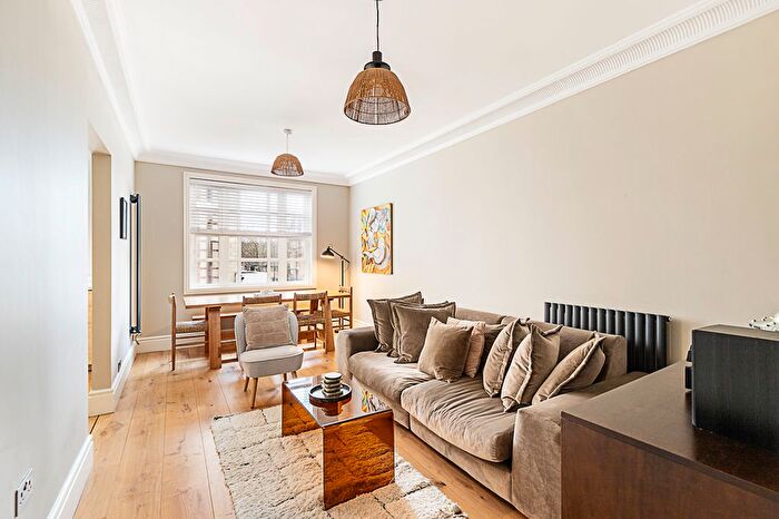 1 Bedroom Flat To Rent In Criterion Court, Middleton Road, London, E8