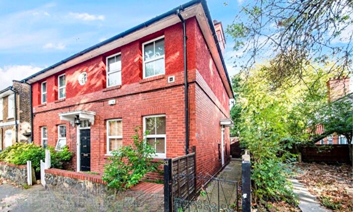 2 Bedroom Maisonette To Rent In Paxton Road, Chiswick, London, W4