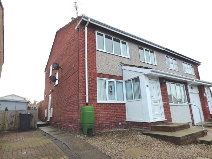 2 Bedroom Flat To Rent In Rhodfa Lwyd, LL29