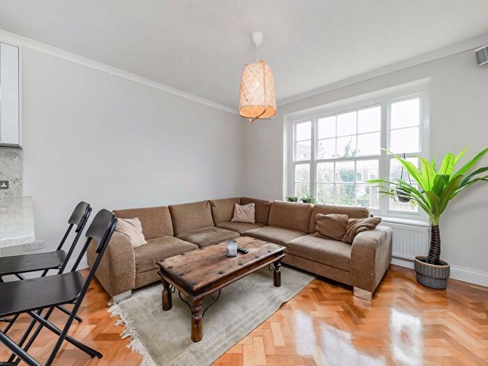 2 Bedroom Flat To Rent In Carlton Hill, London, NW8