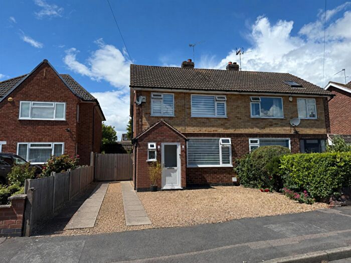 3 Bedroom Semi-Detached House For Sale In Saville Road, Blaby, Leicester, LE8
