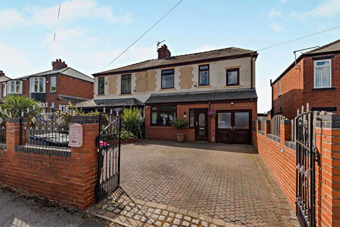 5 Bedroom Semi-Detached House For Sale In Upper Wortley Road, Thorpe Hesley, Rotherham., S61