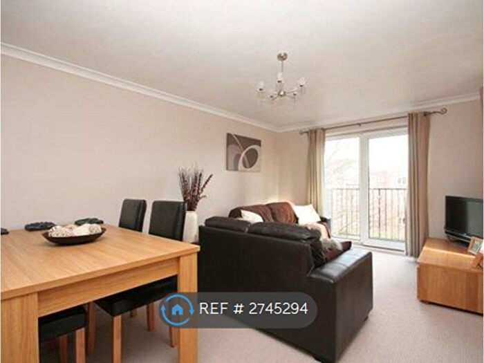 1 Bedroom Flat To Rent In Breadcroft Lane, Harpenden, AL5