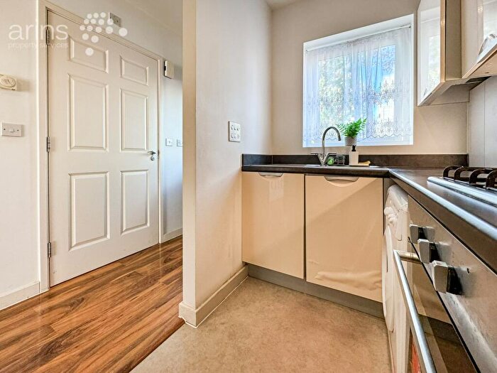 2 Bedroom Terraced House For Sale In Glenmore Place, Tilehurst, Reading, RG30