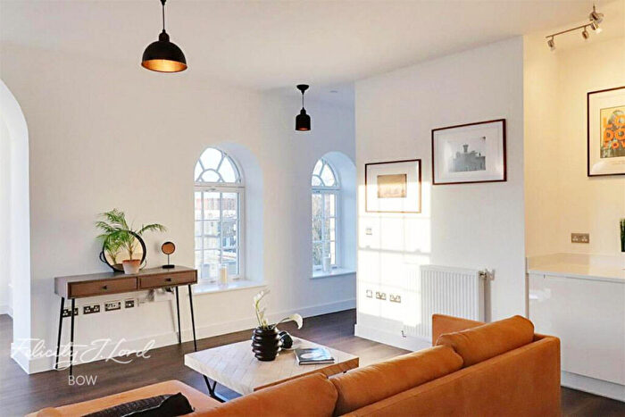1 Bedroom Apartment For Sale In St Clements Avenue, London, E3