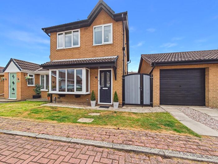3 Bedroom Semi Detached House For Sale In Meadow Brook Chase, Normanton, WF6