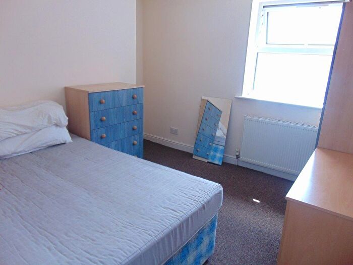 4 Bedroom Flat To Rent In Burgess Road, SO16