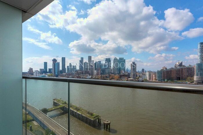 Studio To Rent In Arora Tower, Waterview Drive, North Greenwich, SE10