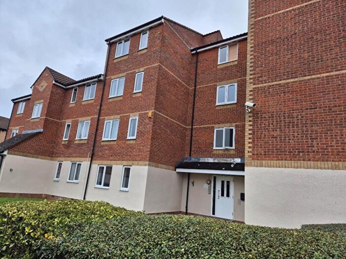 1 Bedroom Flat To Rent In Linwood Crescent, Enfield, Greater London, EN1