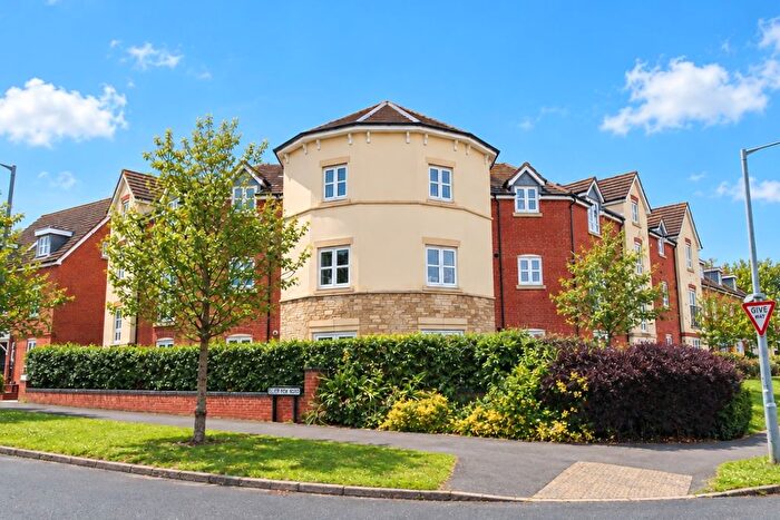 2 Bedroom Flat For Sale In Hill View Road, Malvern, WR14
