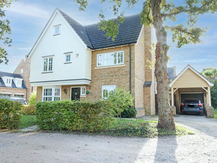 4 Bedroom Detached House For Sale In Wood Lane, Hockley, SS5