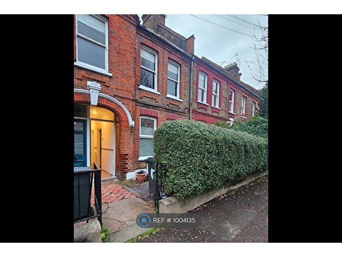 2 Bedroom Flat To Rent In Diana Road, London, E17
