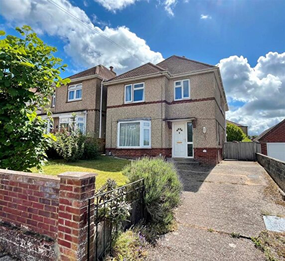 5 Bedroom Detached House For Sale In Sunnyhill Road, Salisbury, SP1