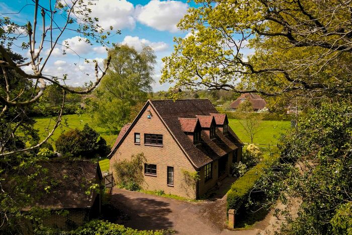 4 Bedroom Detached House For Sale In Coldharbour Road, Penshurst, TN11