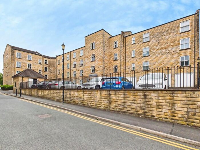 2 Bedroom Apartment For Sale In Britannia Wharf, Bingley, BD16