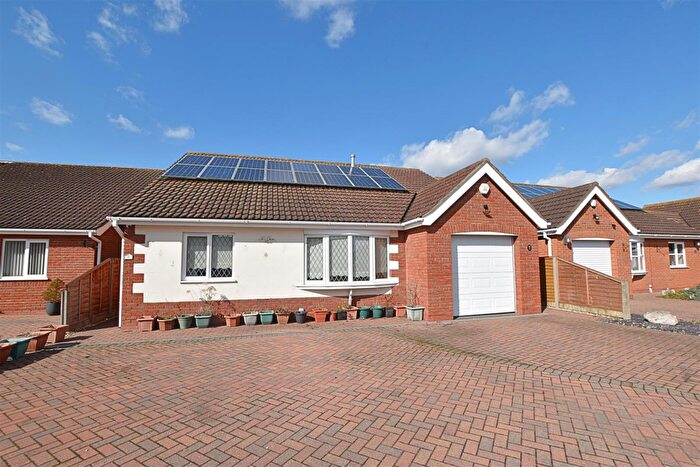 3 Bedroom Detached Bungalow For Sale In Strathmore Close, New Waltham, Grimsby, DN36