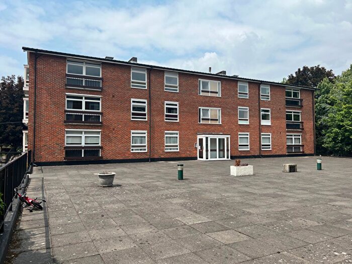 3 Bedroom Flat To Rent In Chepstow Road, Croydon, CR0